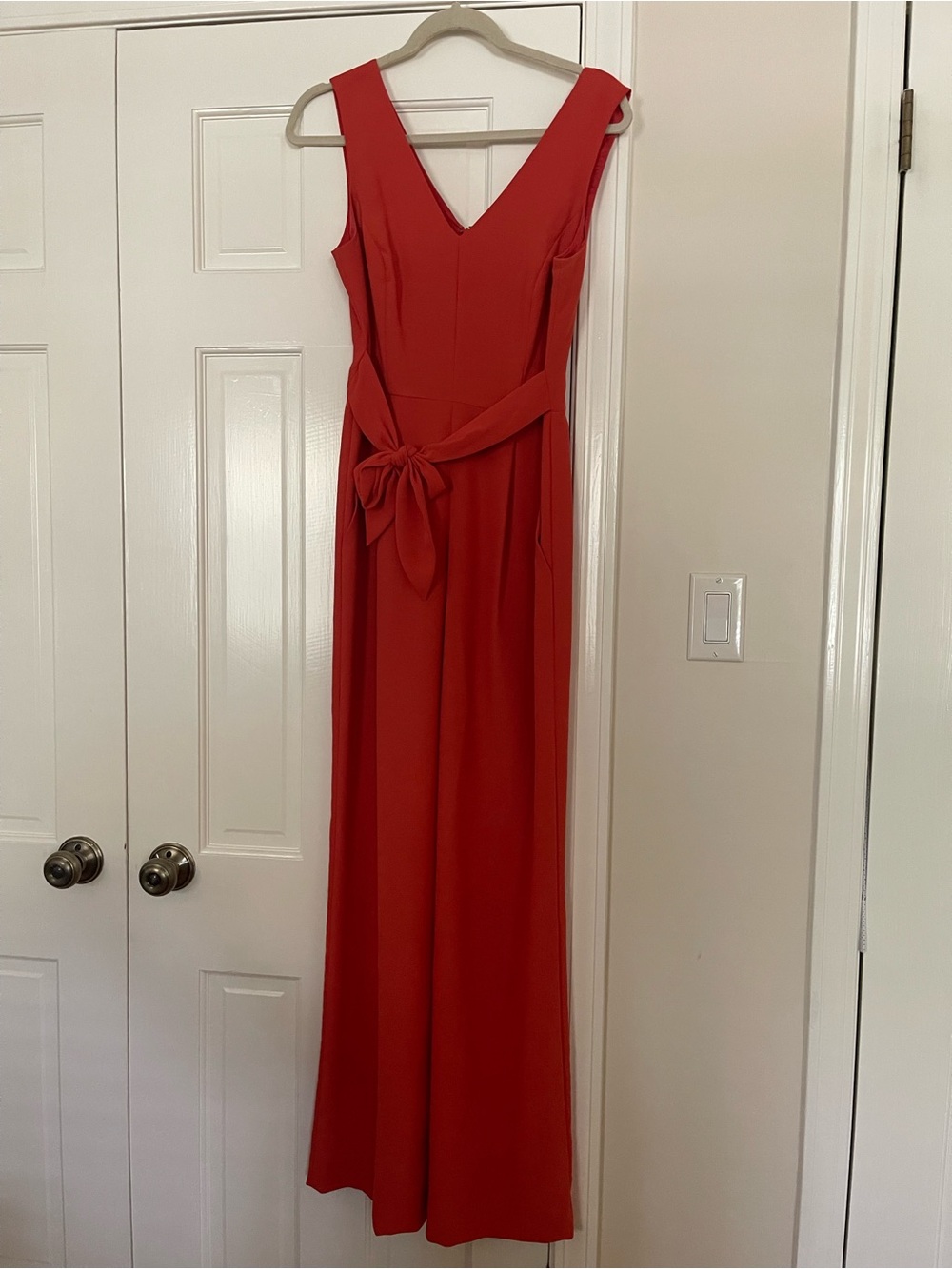 ANTONIO MELANI Red Sleeveless V-Neck Pantsuit with Waist Tie